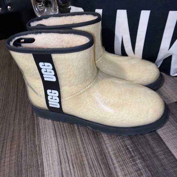 Ugg boots - Picture 9 of 12